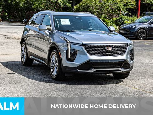 Used 2025 Cadillac XT4 Premium Luxury FWD image 4