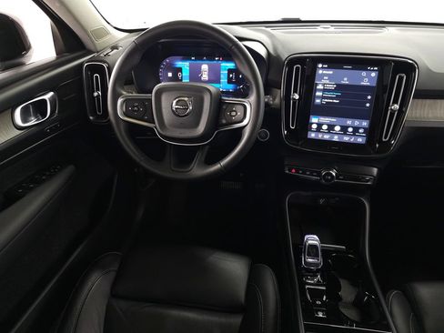 Used 2023 Volvo XC40 B5 Plus w/ Driver Assist Package AWD/4WD image 18
