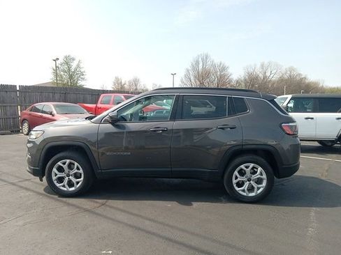 Used 2022 Jeep Compass Latitude w/ Convenience Group image 4