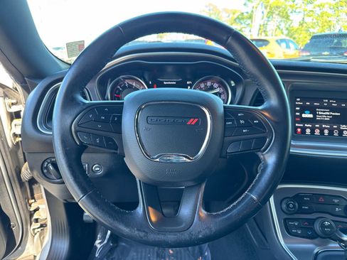 Used 2019 Dodge Challenger SXT image 22