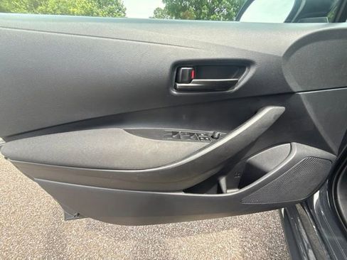 Used 2025 Toyota Corolla LE FWD image 21