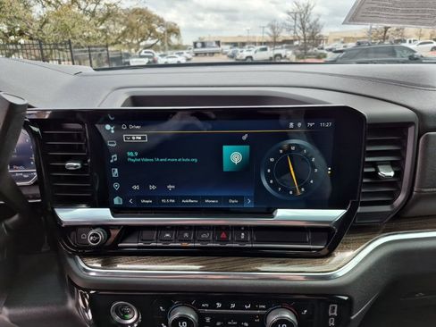 Used 2023 Chevrolet Silverado 1500 LT image 38