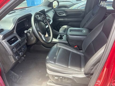 Used 2024 Chevrolet Suburban Z71 w/ Luxury Package AWD/4WD image 5