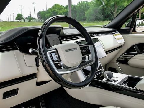New 2026 Land Rover Range Rover Long Wheelbase Autobiography AWD/4WD image 23