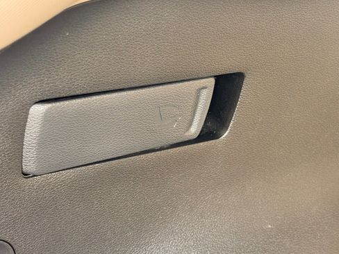 Used 2023 Kia Sportage LX image 9