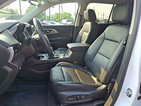 Certified 2021 Chevrolet Traverse RS w/ LPO, Floor Liner Package AWD/4WD image 11
