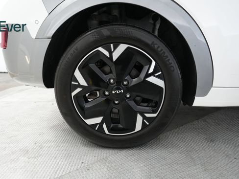 Used 2024 Kia Niro Wave w/ Wave Preserve Package FWD image 22