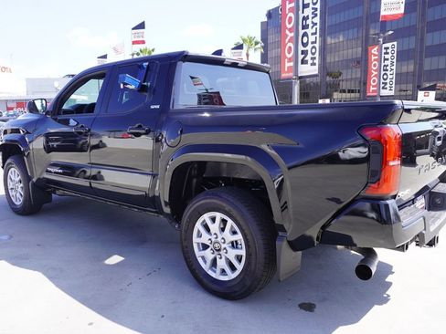 Certified 2026 Toyota Tacoma SR5 AWD/4WD image 5