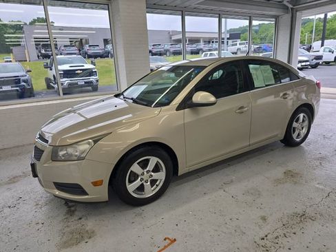 Used 2011 Chevrolet Cruze LT FWD image 2