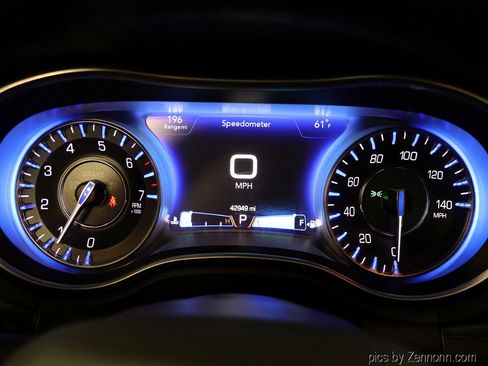 Used 2018 Chrysler 300 Touring image 18