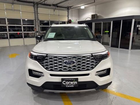 Used 2022 Ford Explorer Platinum w/ Equipment Group 601A image 2