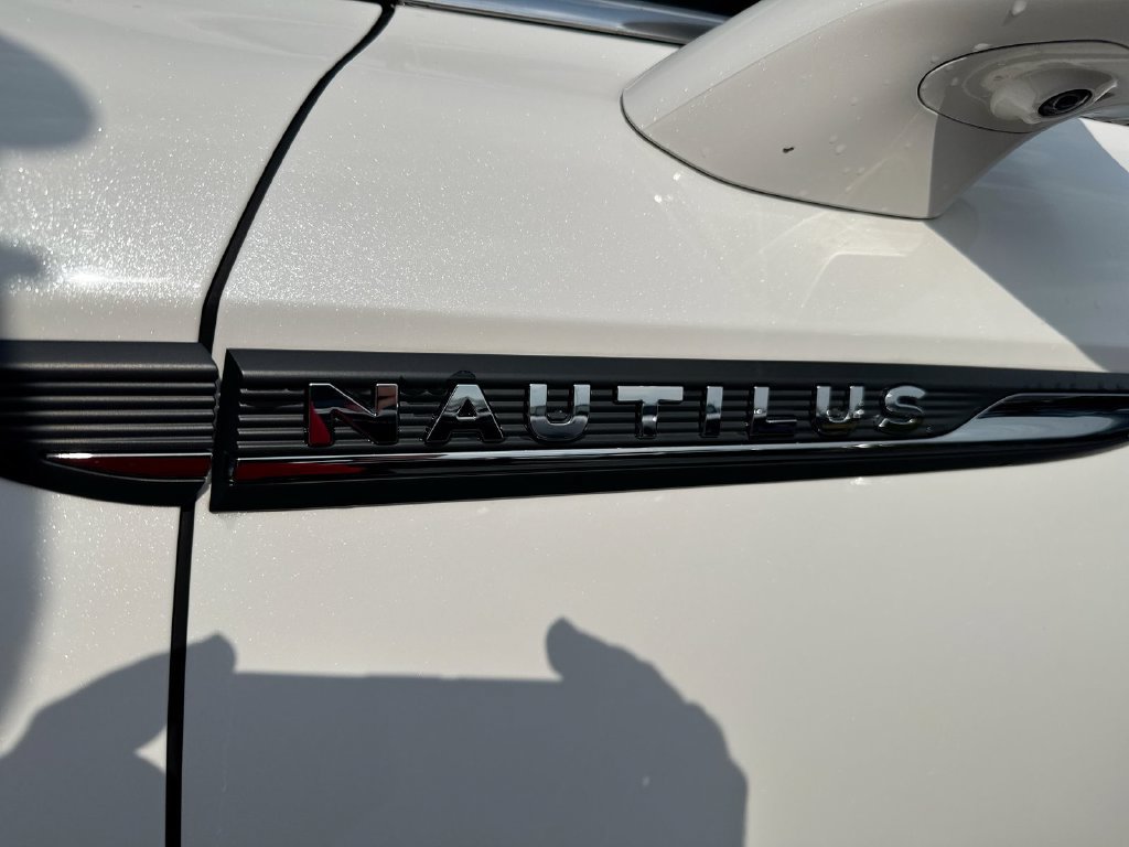 Used 2020 Lincoln Nautilus Reserve w/ Equipment Group 201A AWD/4WD image 27