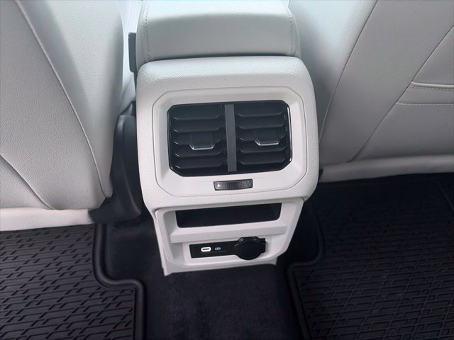 Certified 2023 Volkswagen Tiguan SE R-Line AWD/4WD image 19