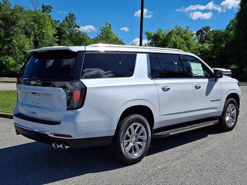 New 2026 Chevrolet Suburban Premier w/ Sun And Tow Package AWD/4WD image 4