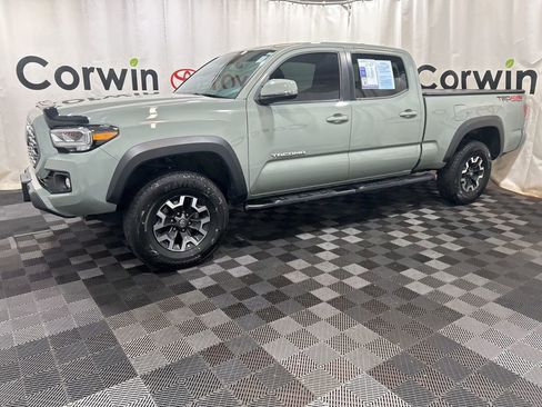 Used 2022 Toyota Tacoma TRD Off-Road image 4