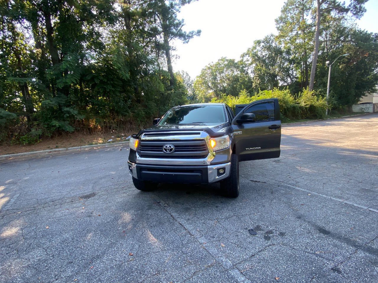 Used 2015 Toyota Tundra SR5 w/ TRD Off Road Package AWD/4WD image 54