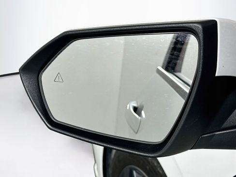 Used 2024 Hyundai Elantra SEL FWD image 11