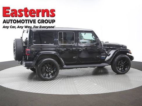 Used 2022 Jeep Wrangler Unlimited Sahara w/ Cold Weather Group AWD/4WD image 44