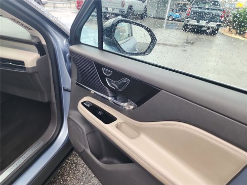 Used 2022 Lincoln Corsair FWD image 23