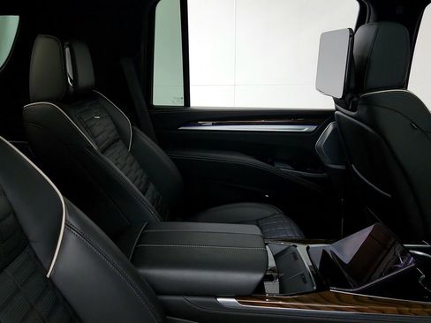 Certified 2026 Cadillac Escalade ESV Platinum Sport AWD/4WD image 29