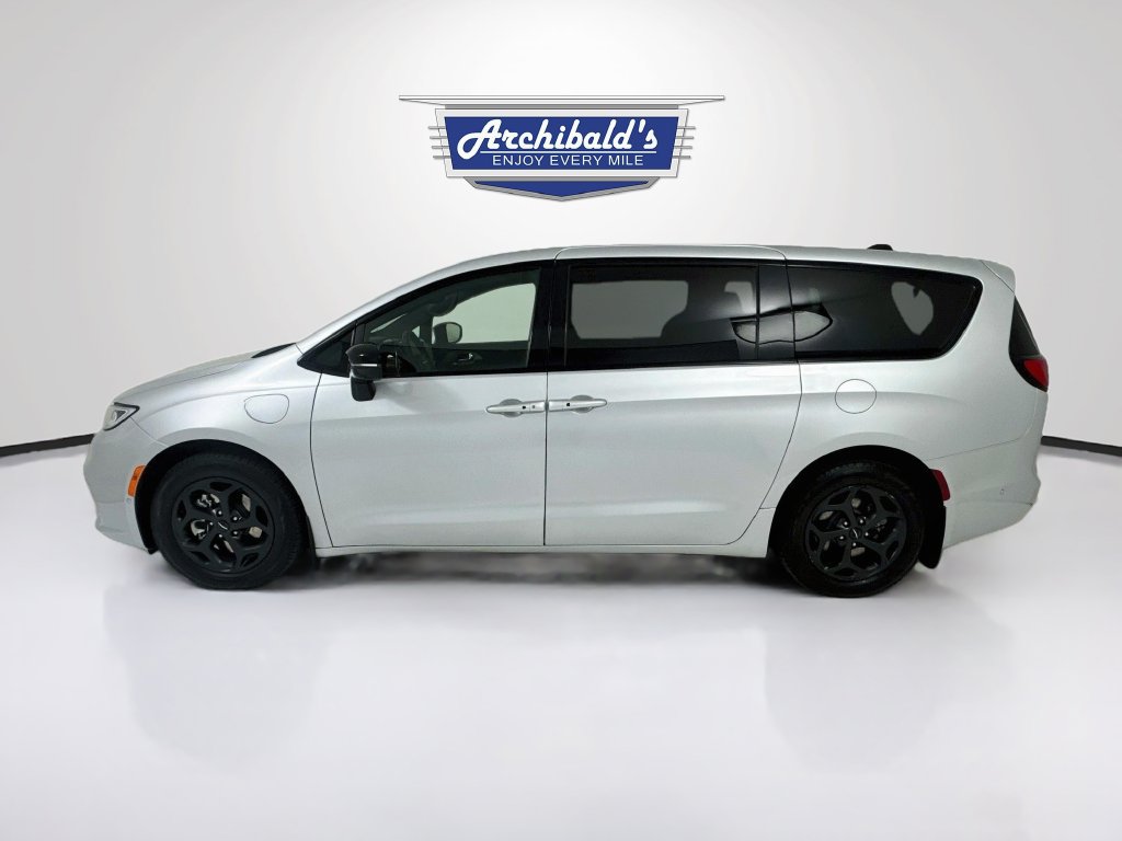 Used 2023 Chrysler Pacifica Limited w/ S Appearance Package FWD image 5