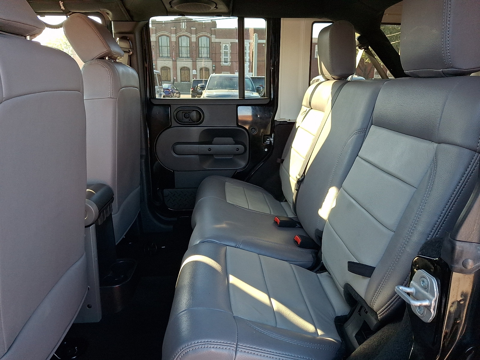 Used 2009 Jeep Wrangler Unlimited Sahara AWD/4WD image 10