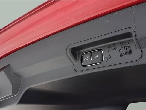 Used 2021 Ford Explorer XLT w/ Equipment Group 202A image 14