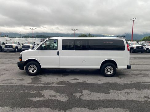 Used 2018 Chevrolet Express 3500 LS RWD image 5