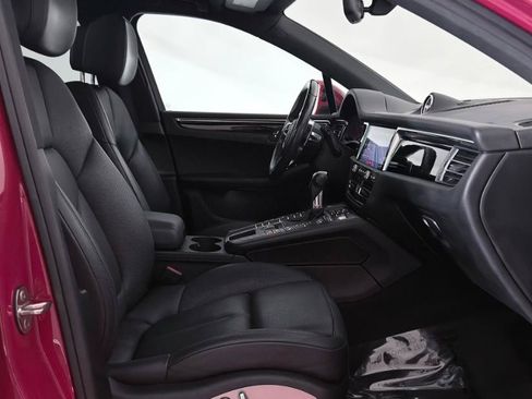 Used 2020 Porsche Macan AWD/4WD image 25