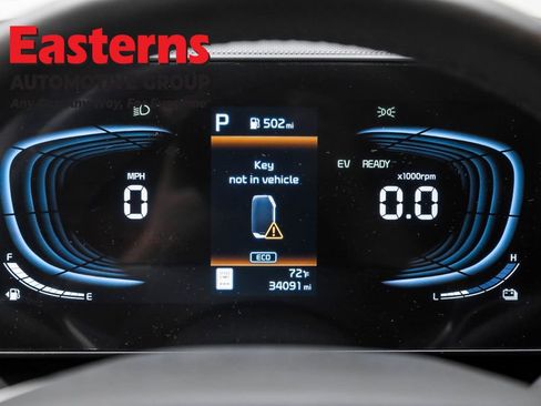 Used 2023 Kia Niro EX image 18