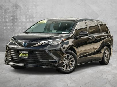 Used 2023 Toyota Sienna LE