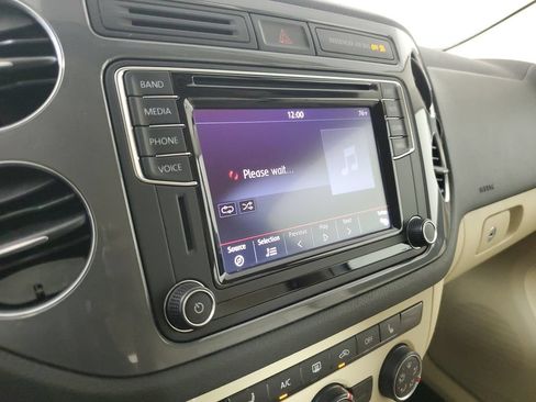Used 2017 Volkswagen Tiguan S AWD/4WD image 27