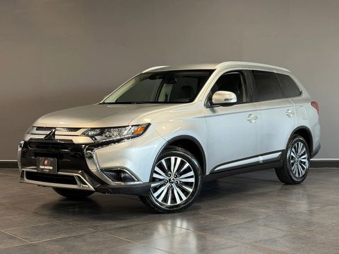 Used 2020 Mitsubishi Outlander FWD image 1
