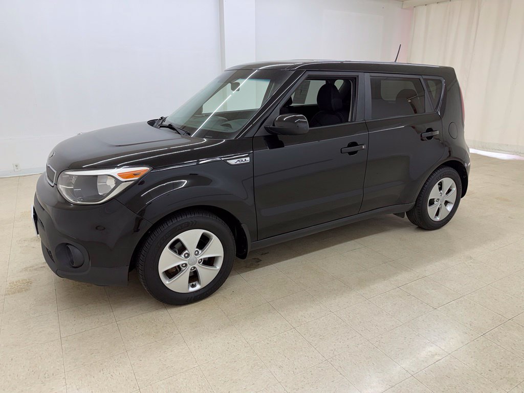 Used 2015 Kia Soul FWD image 1