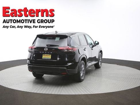 Used 2024 Nissan Rogue S image 42