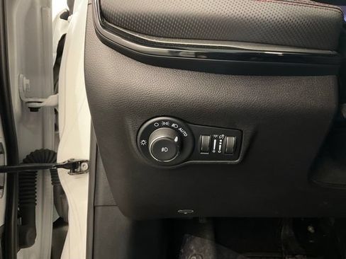 Used 2025 Jeep Compass Trailhawk AWD/4WD image 14