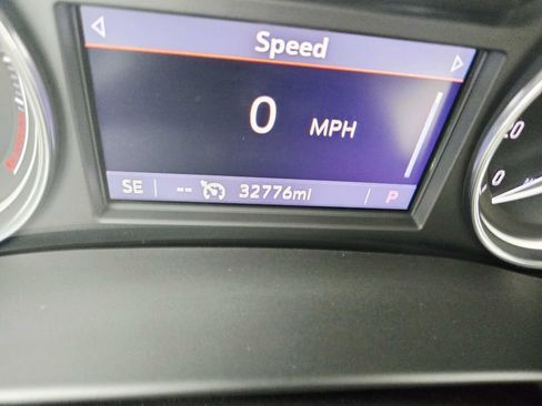 Used 2023 Buick Enclave Essence image 24