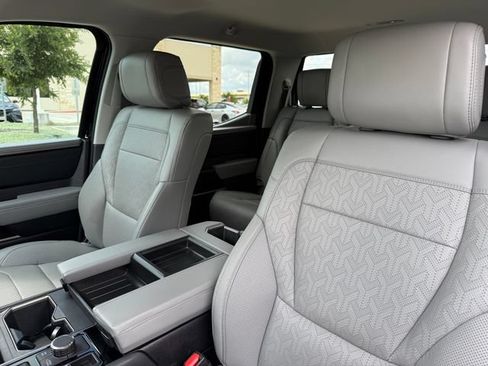 Used 2024 Toyota Tundra Limited AWD/4WD image 23