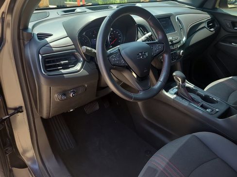 Used 2022 Chevrolet Equinox RS FWD image 17