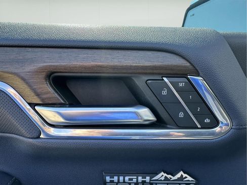 Used 2022 Chevrolet Silverado 1500 High Country image 13