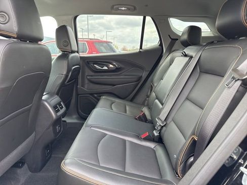 Used 2024 GMC Terrain AT4 w/ Infotainment Package II image 9