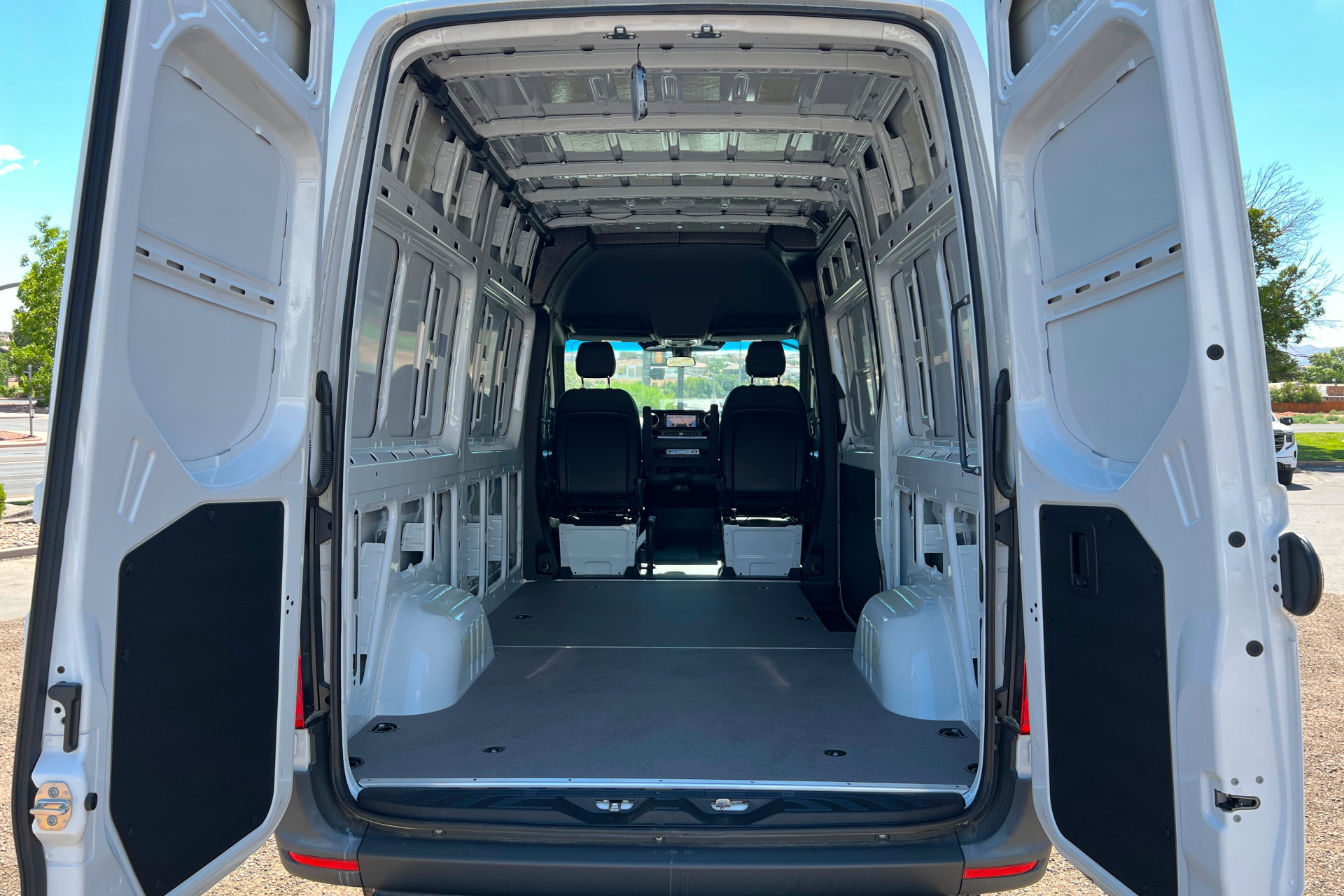 New 2025 Mercedes-Benz Sprinter 2500 image 18