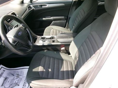 Used 2019 Ford Fusion SE AWD/4WD image 9