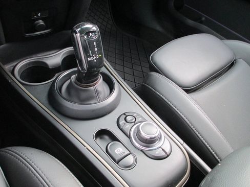 Used 2022 MINI Cooper Countryman S w/ Premium Package image 27