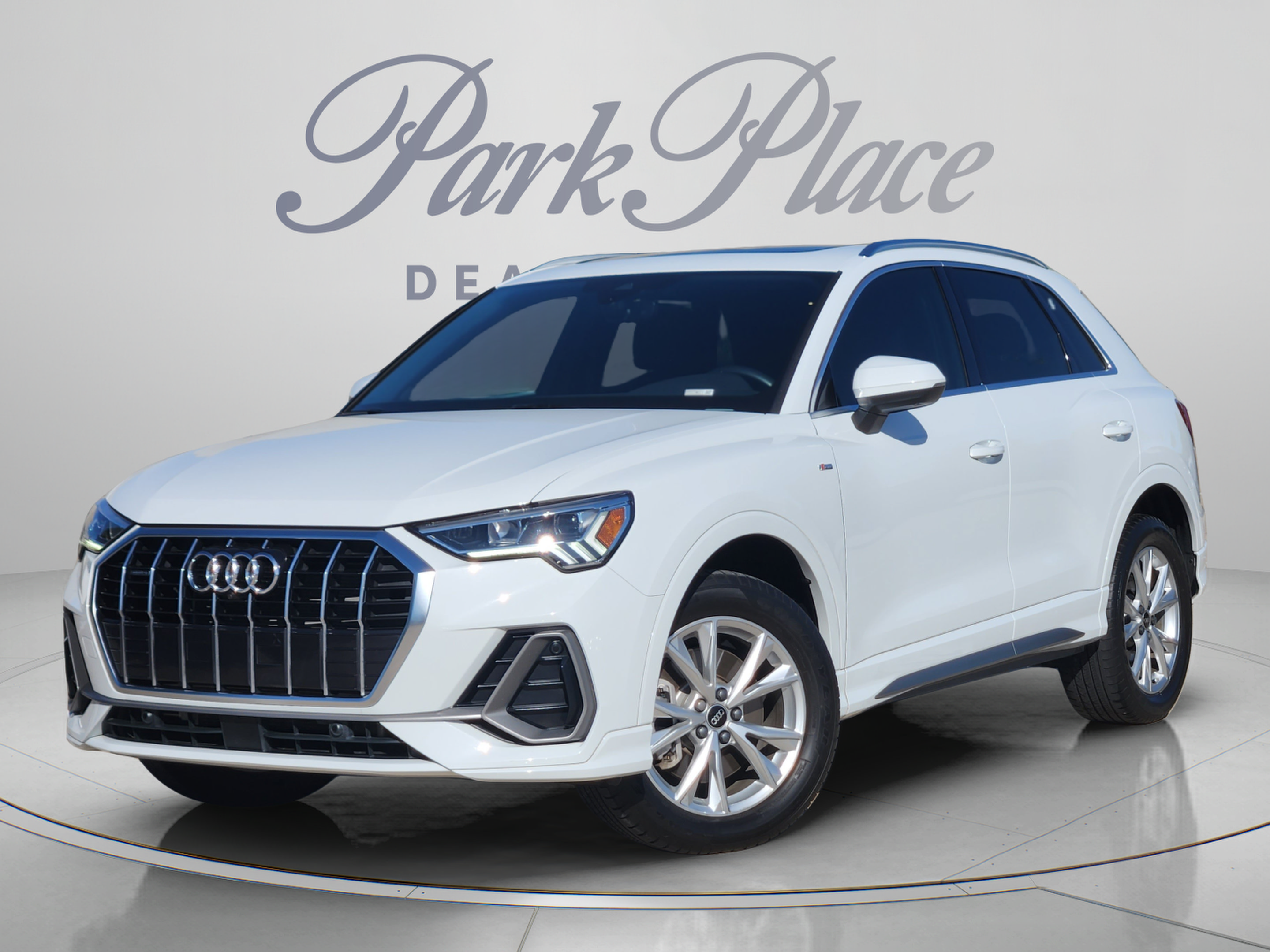 Used 2022 Audi Q3 2.0T Premium Plus AWD/4WD image 1