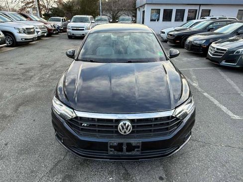 Used 2019 Volkswagen Jetta R-Line w/ R-Line Cold Weather Package image 4
