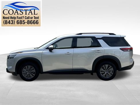 Certified 2025 Nissan Pathfinder SV FWD image 15