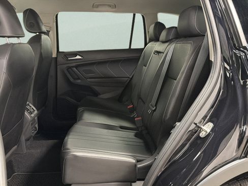 Certified 2024 Volkswagen Tiguan SE AWD/4WD image 31