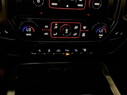 Used 2016 GMC Sierra 2500 SLT w/ Duramax Plus Package image 27