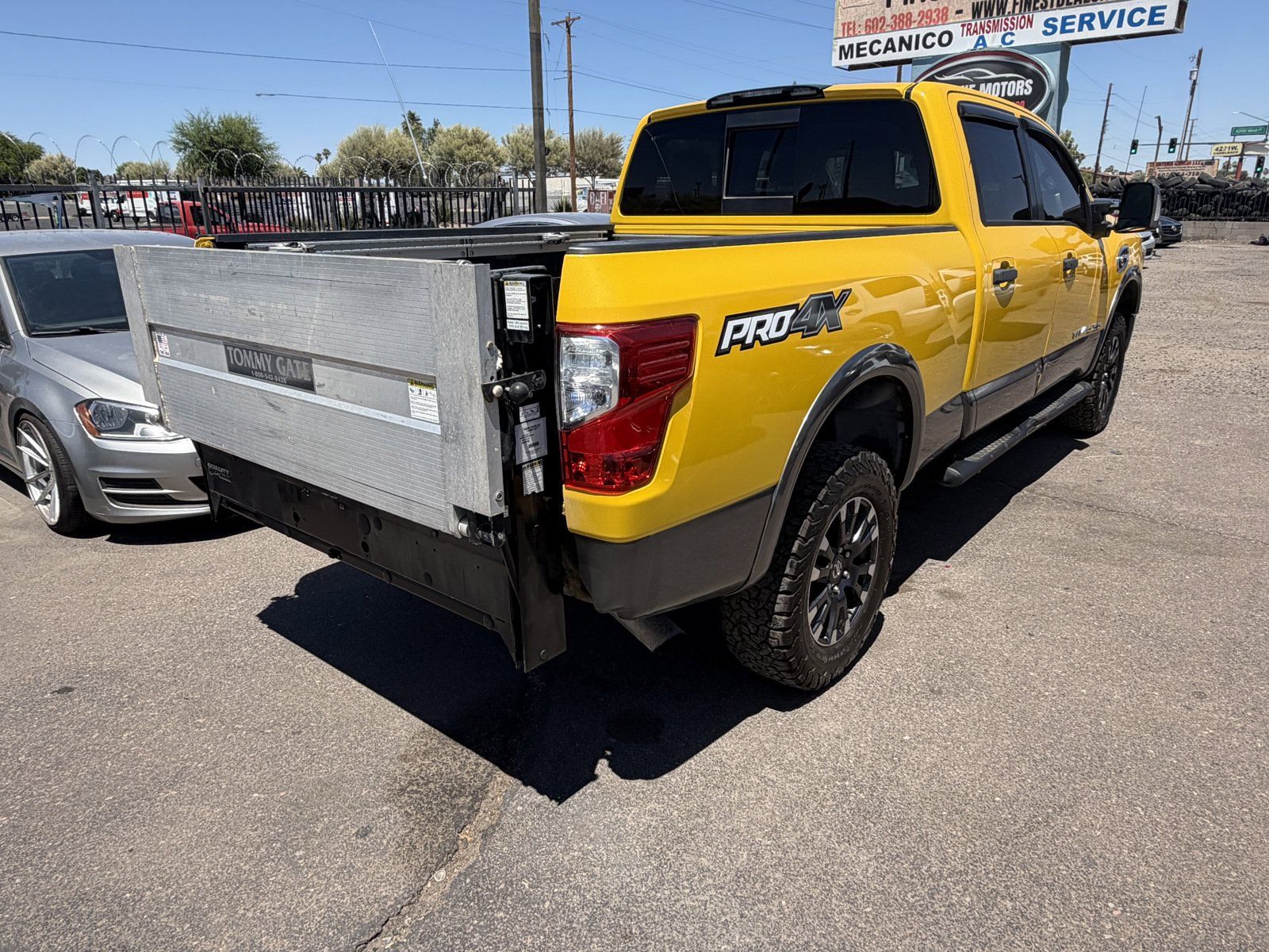 Used 2016 Nissan Titan PRO-4X AWD/4WD image 5